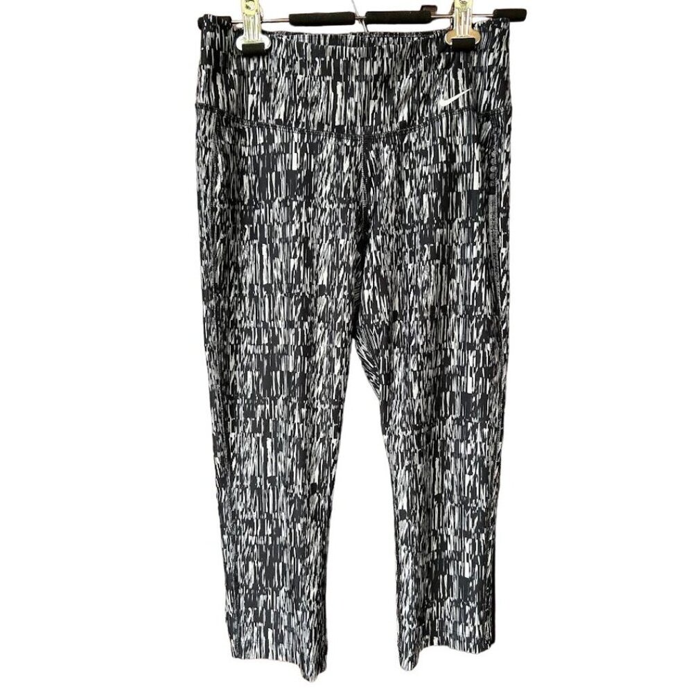 Nike Dri-Fit Athletic Leggings Size S Black and white Cropped